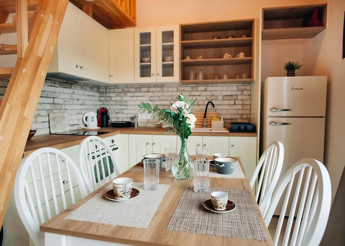 Di Vino Villa Apolpaina